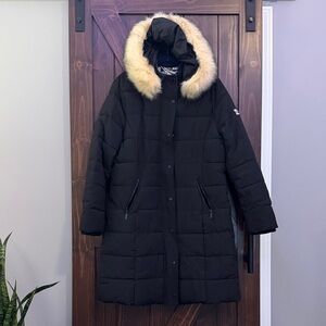 Elegant Black Puffer Coat with Fur Trim